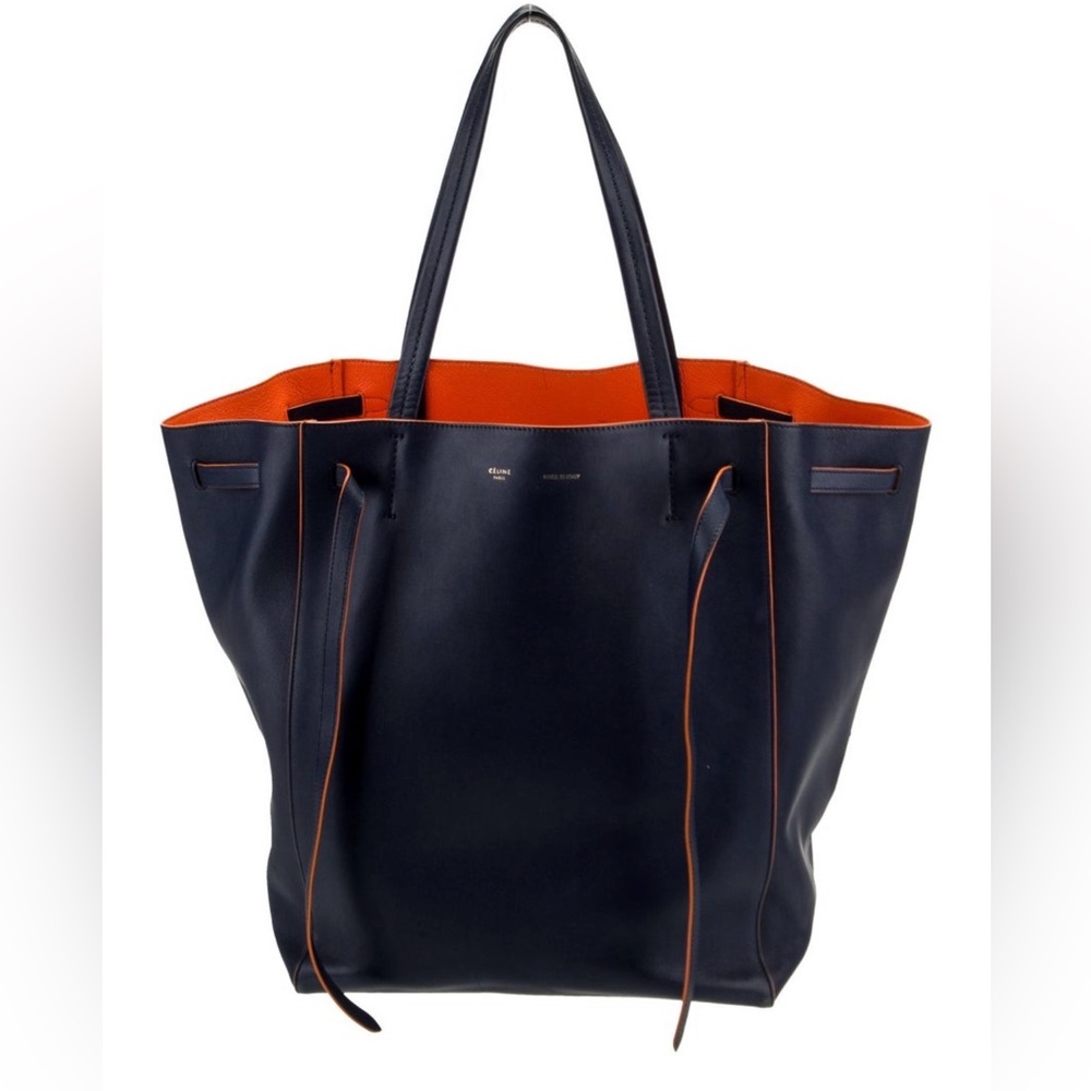 Authentic Celine   
Leather Cabas Phantom w/Belt Medium